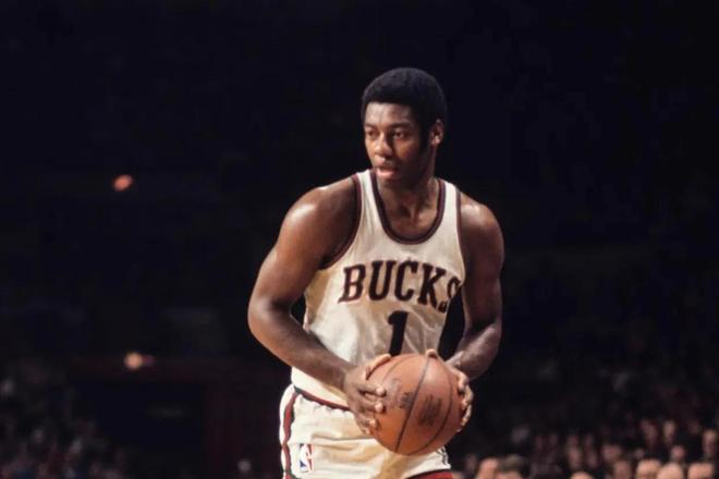 逆天，挪威甲门将点球大战一脚将摆好的球踢走以干扰对方