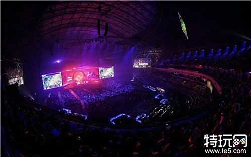 豪门俱乐部官宣主帅续约，合同长达三年