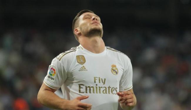 NBA交易市场动态：湖人完成外援签约,